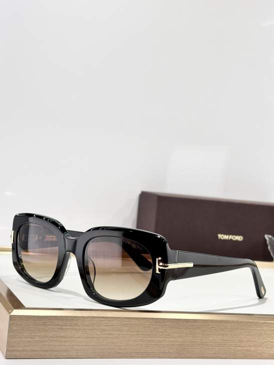 Picture of Tom Ford Sunglasses _SKUfw77669482fw